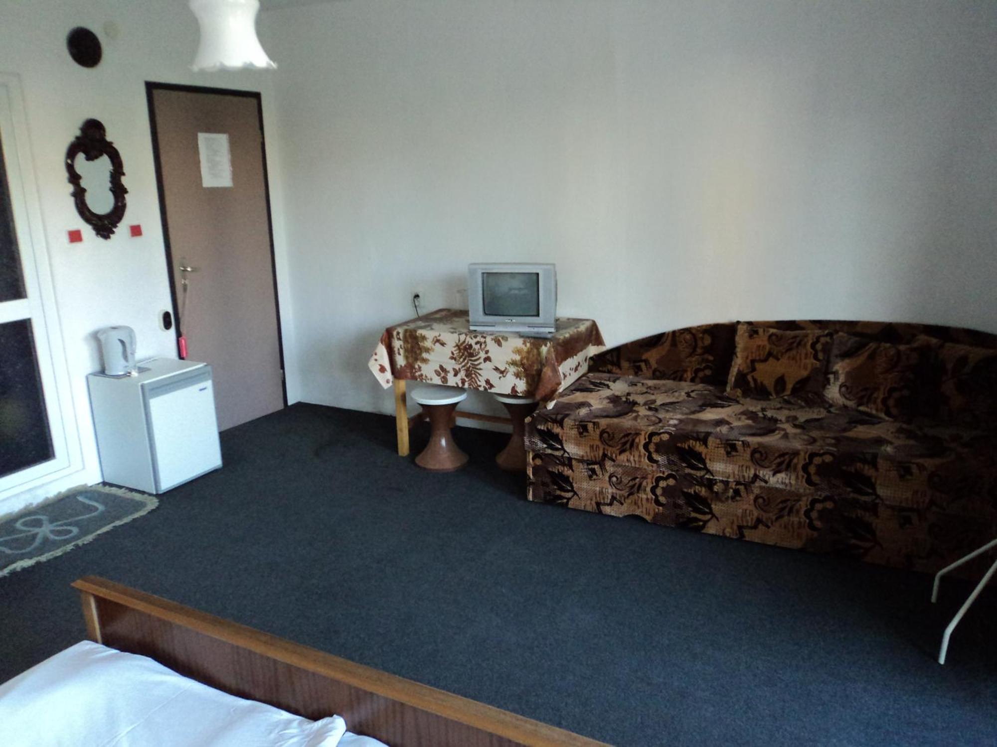 Guest House Drazhev ابزور المظهر الخارجي الصورة
