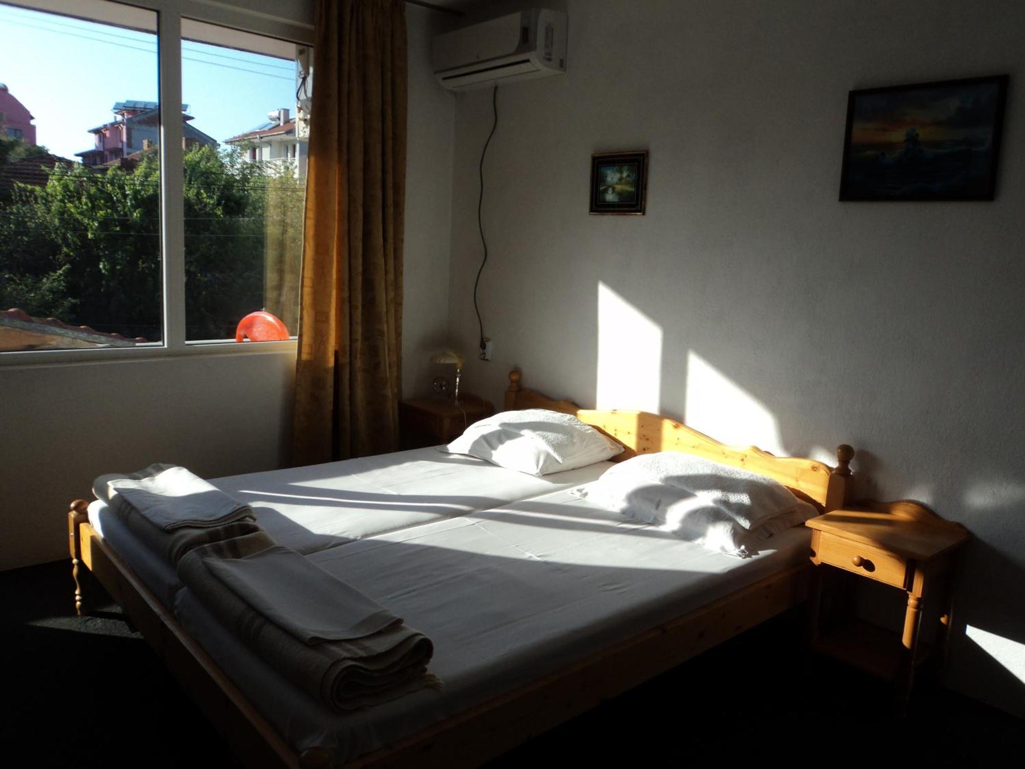Guest House Drazhev ابزور المظهر الخارجي الصورة