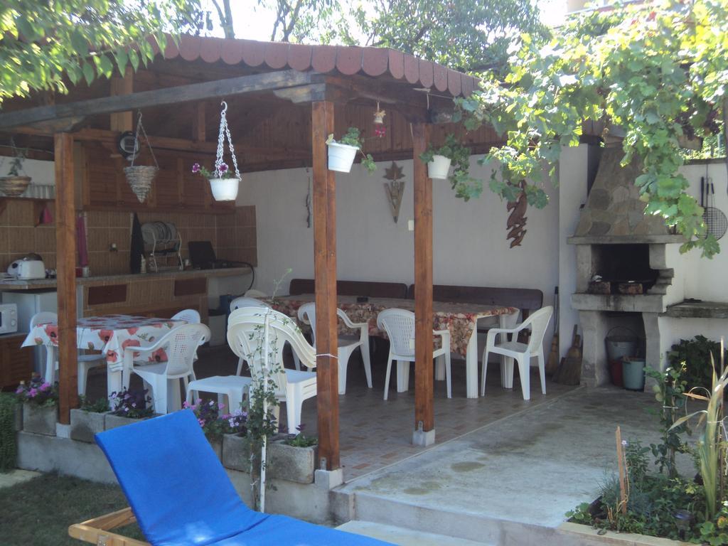 Guest House Drazhev ابزور المظهر الخارجي الصورة